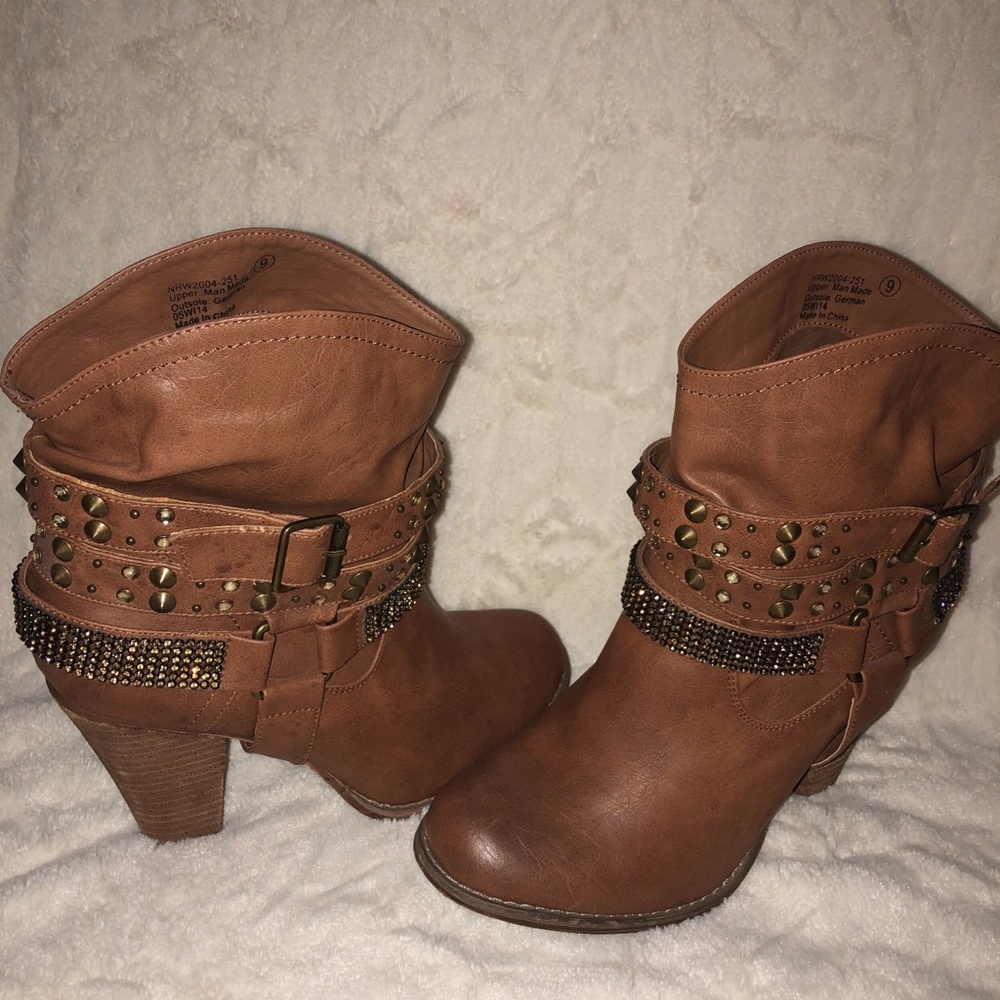 Ankle boots